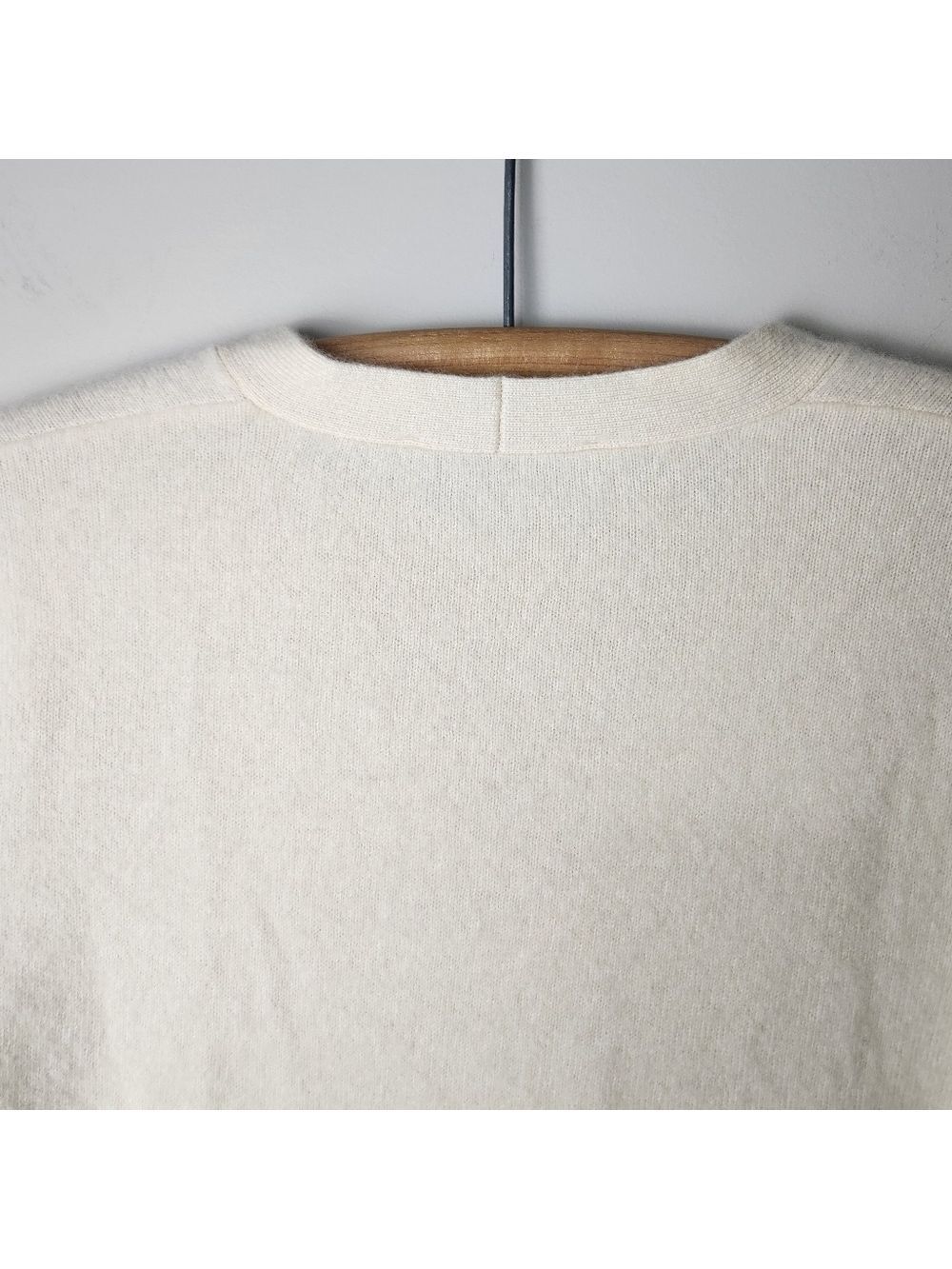 White + Warren Essentials Cashmere V-Neck Sweater | Size L - Picture 11 of 16